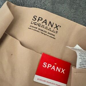 NWT Spanx Beige Seamless Shaping